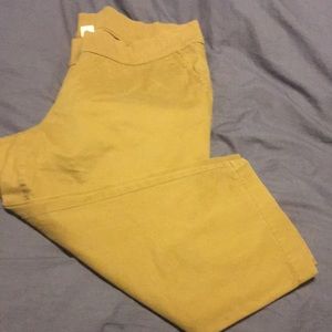 Maternity Khaki Crops